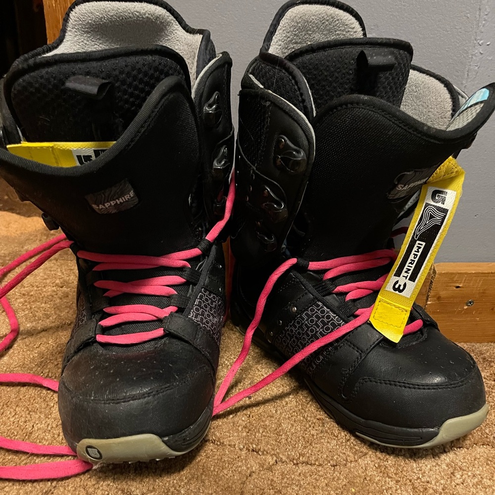 BURTON SNOWBOARD BOOTS